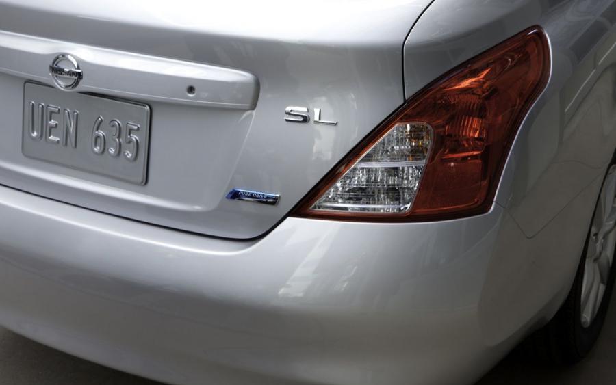 Nissan Versa 2012 года  (фото 111 из 111)